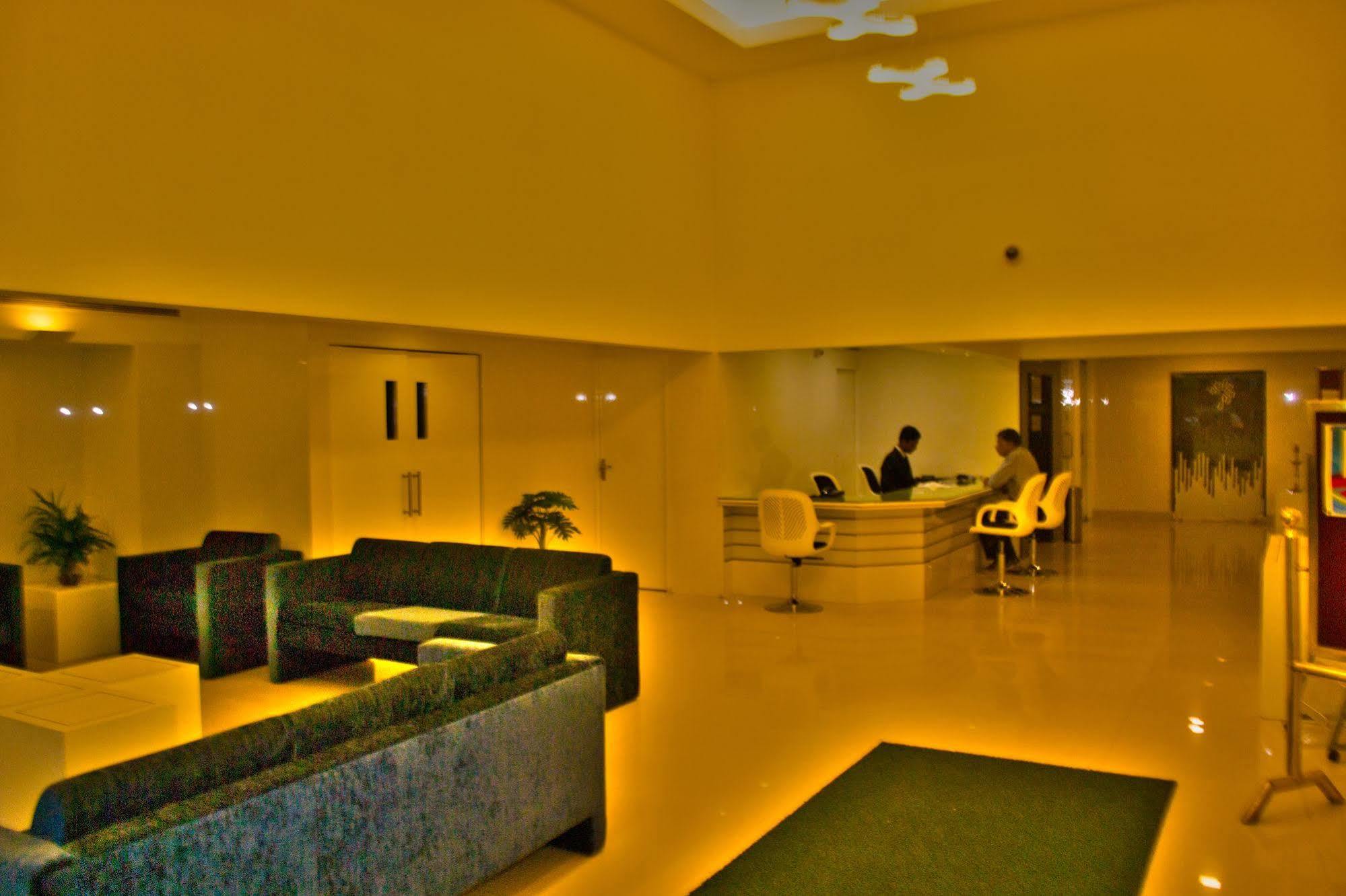 Hotel Pankaj Тривандрум Экстерьер фото