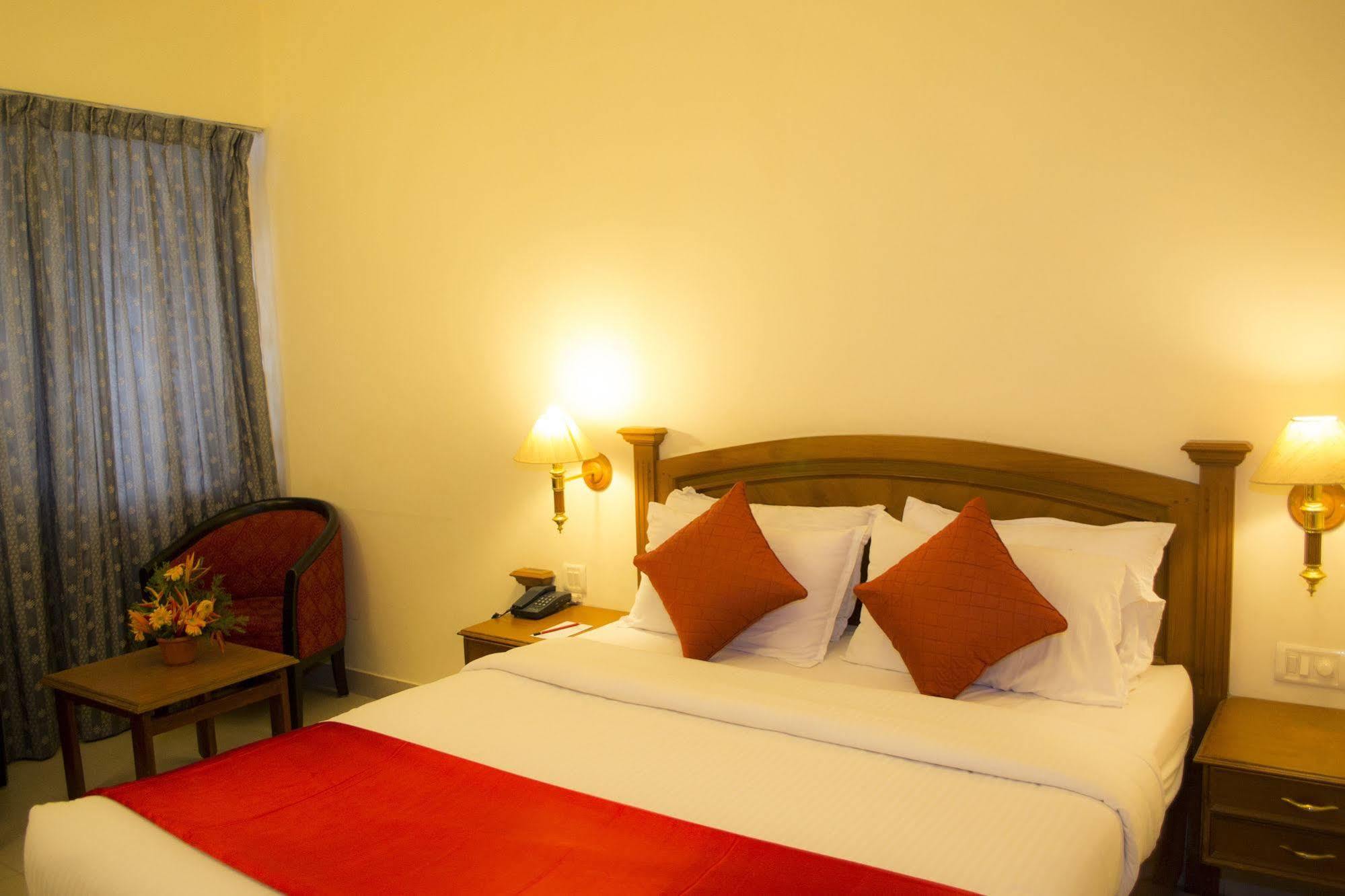 Hotel Pankaj Тривандрум Экстерьер фото